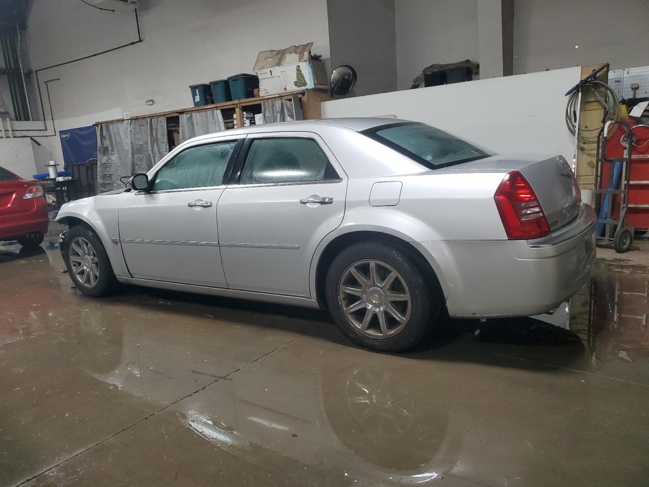 2005 Chrysler 300 - Image 2
