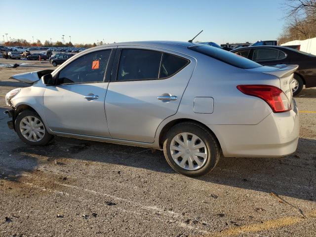  NISSAN VERSA 2019 Серебристый