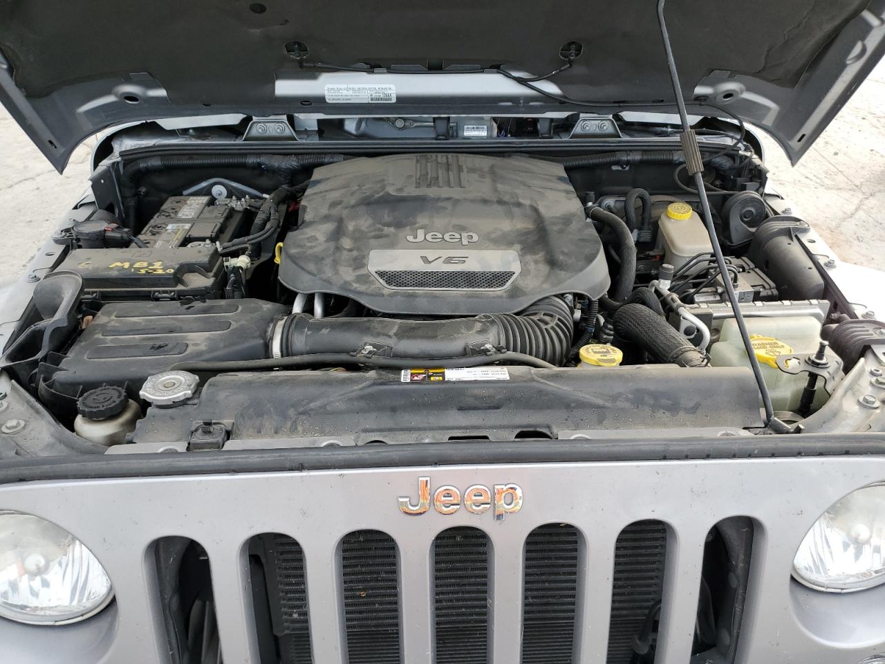 2015 Jeep Wrangler - Image 11