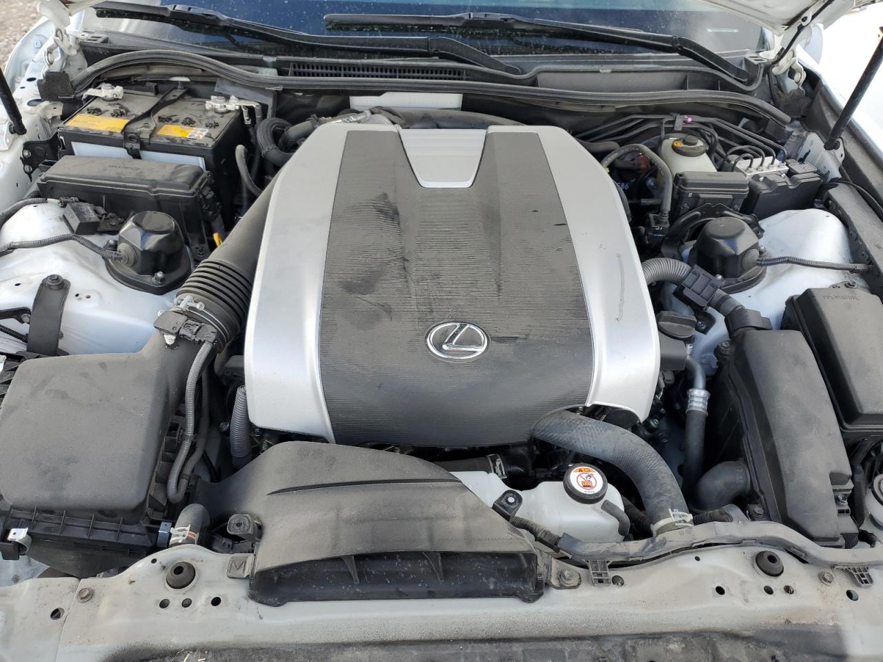 2022 Lexus IS - Image 11
