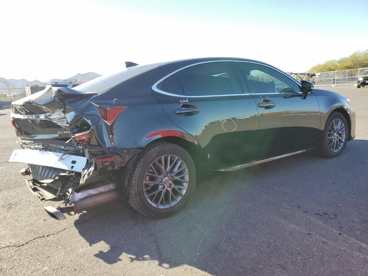 2018 Lexus ES - Image 3