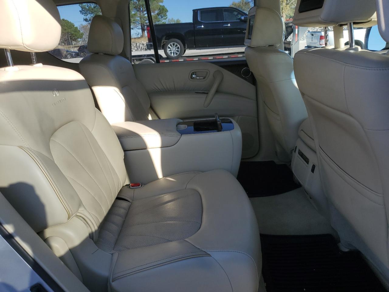 2012 Infiniti QX56 - Image 11