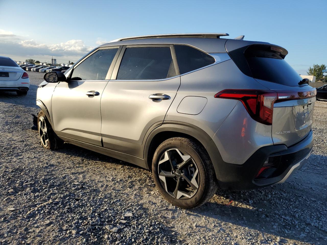 2024 Kia Seltos - Image 2