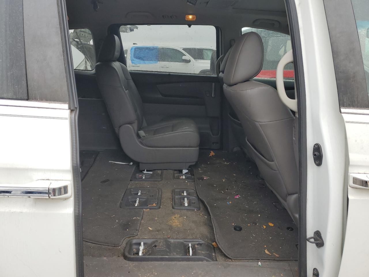2012 Honda Odyssey - Image 11