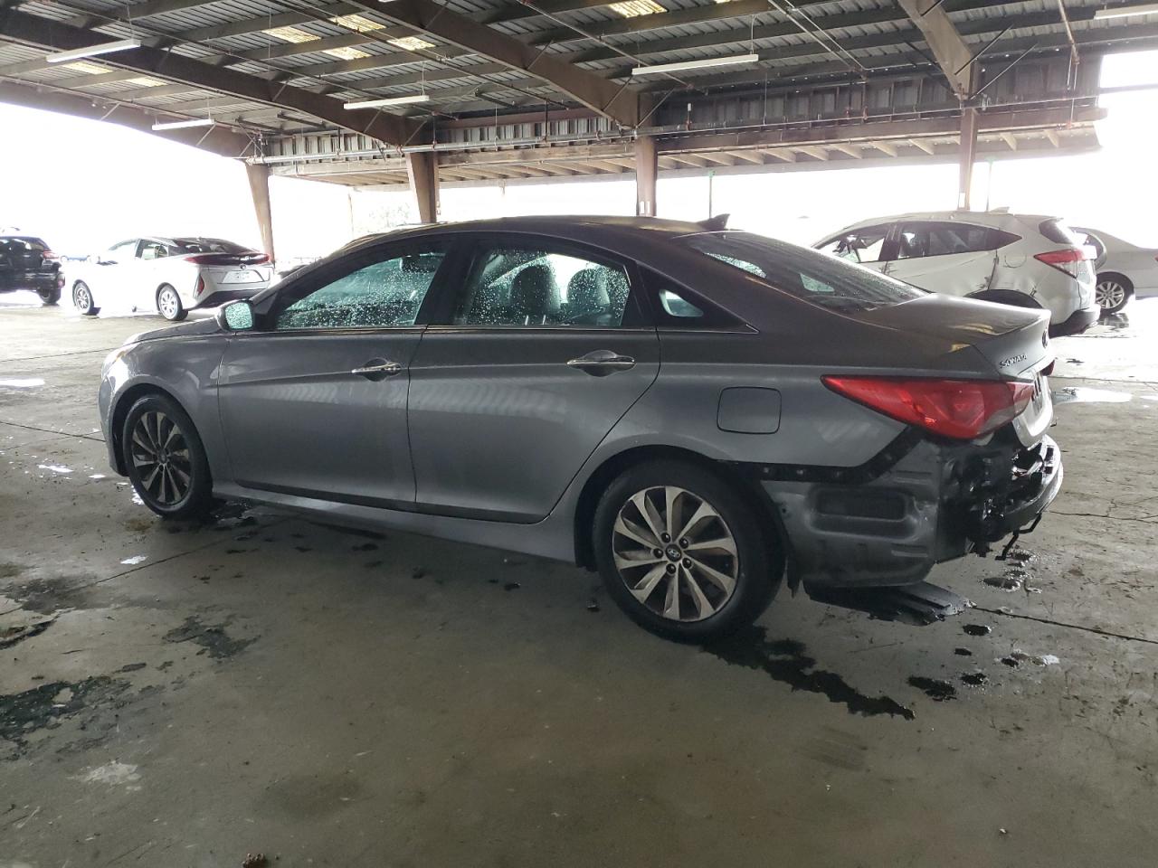 2014 Hyundai Sonata - Image 2
