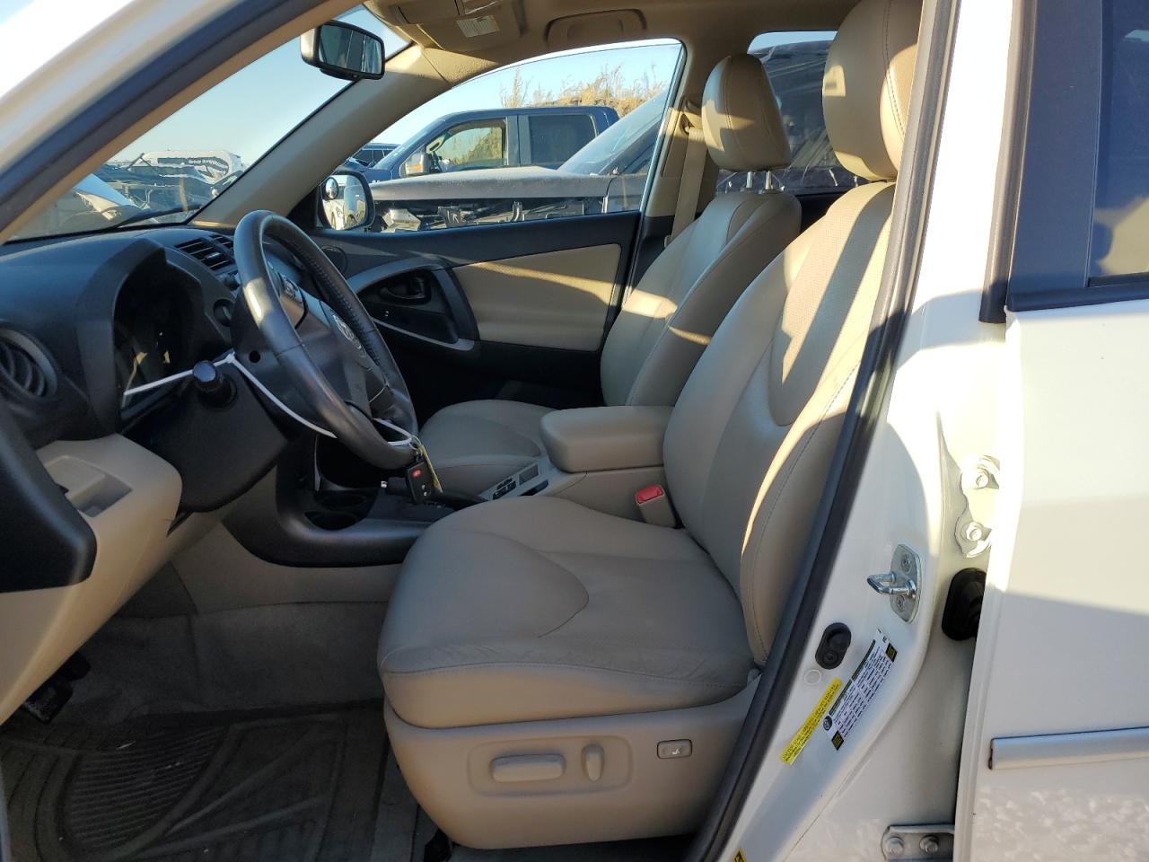 2011 Toyota RAV 4 - Image 7
