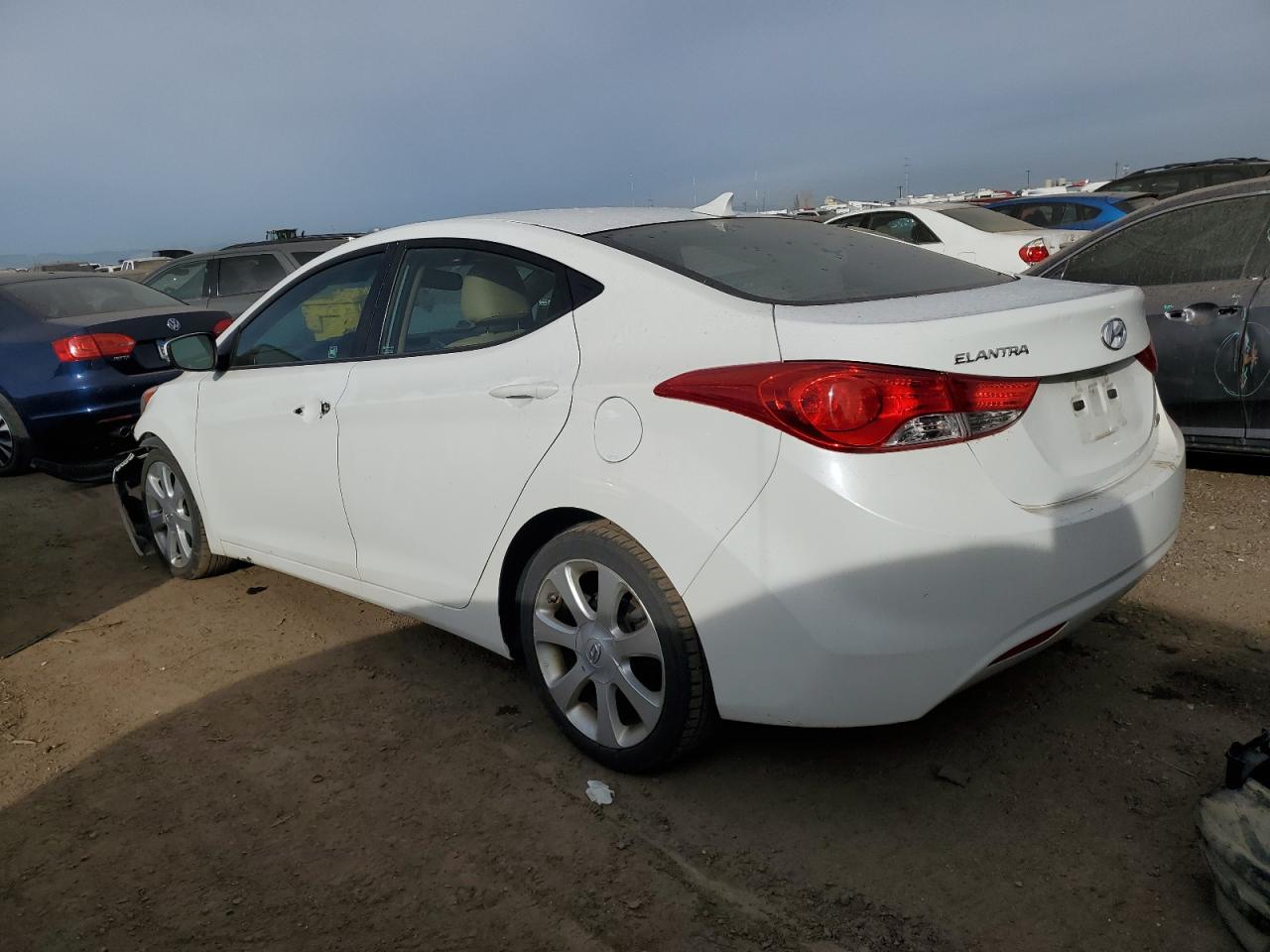 2012 Hyundai Elantra - Image 2