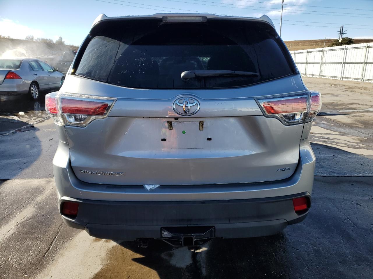 VIN 5TDBKRFH2GS235978 2016 TOYOTA HIGHLANDER no.6