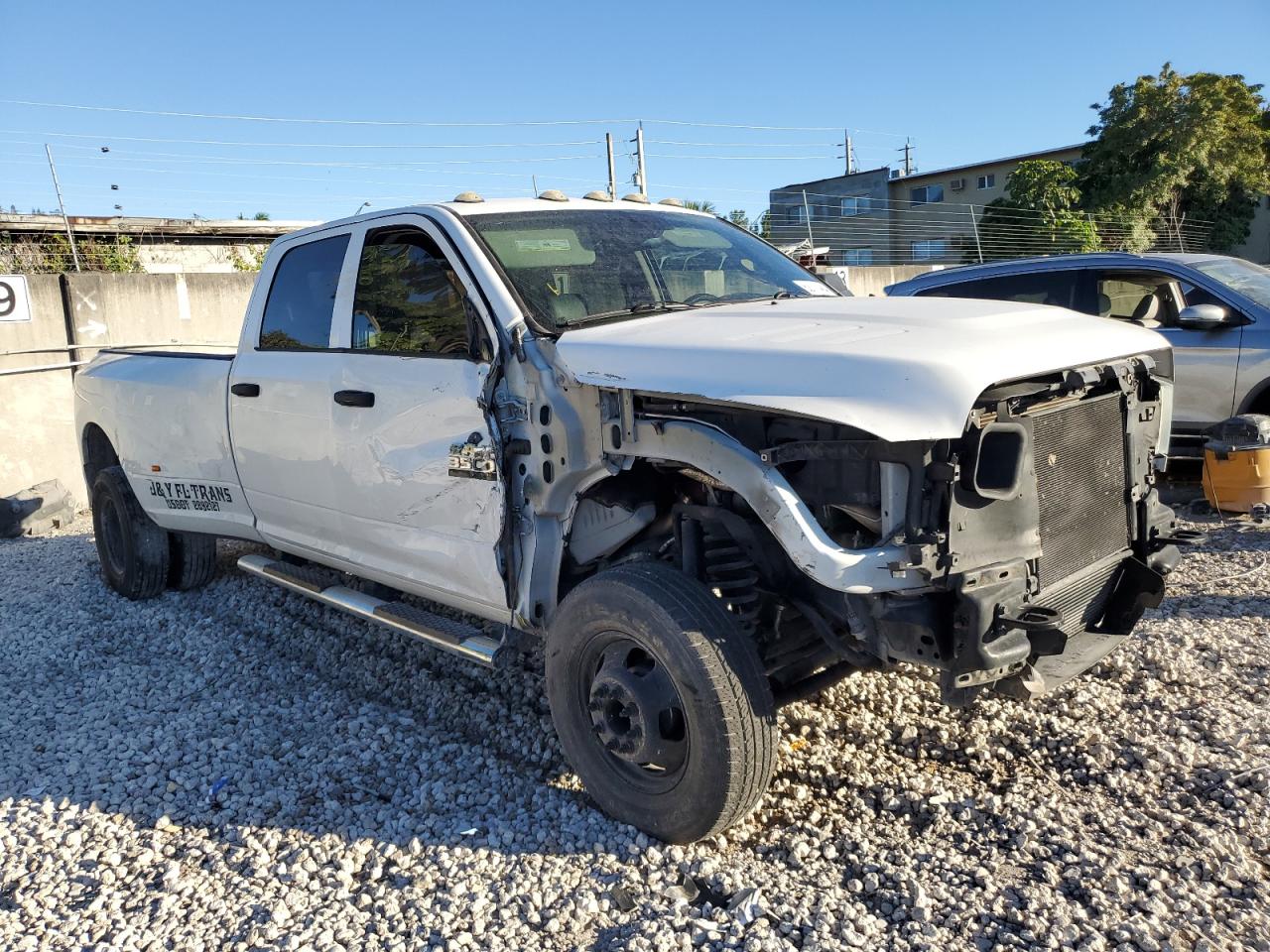 2018 RAM 3500 - Image 4