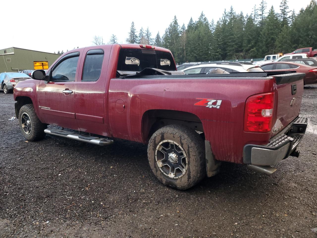 2007 Chevrolet Silverado - Image 2