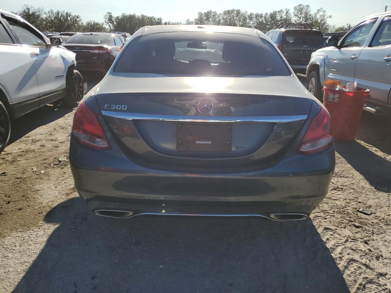 2015 Mercedes-Benz C 300 VIN: 55SWF4JB4FU047797 Lot: 81746564