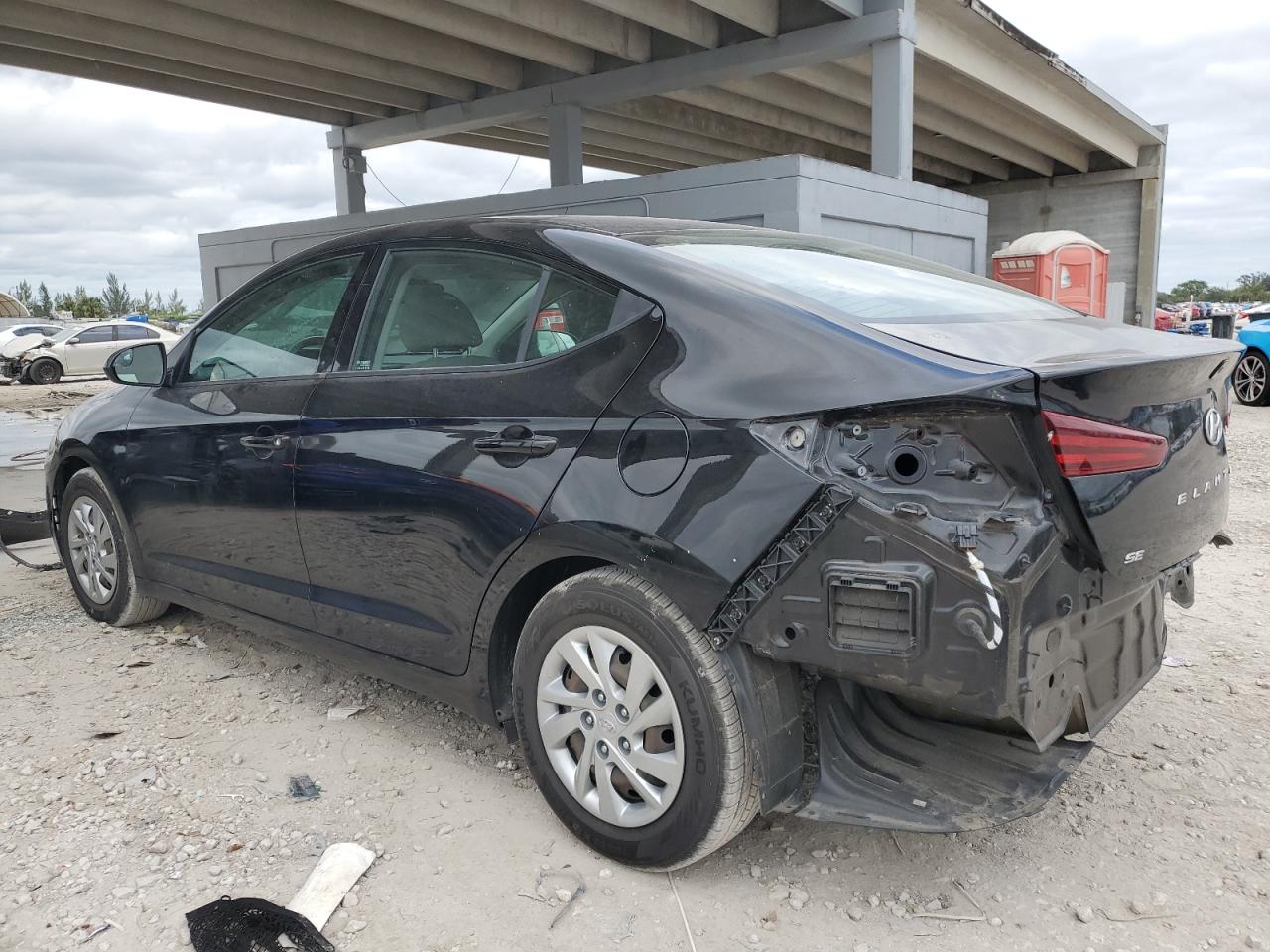 2020 Hyundai Elantra - Image 2