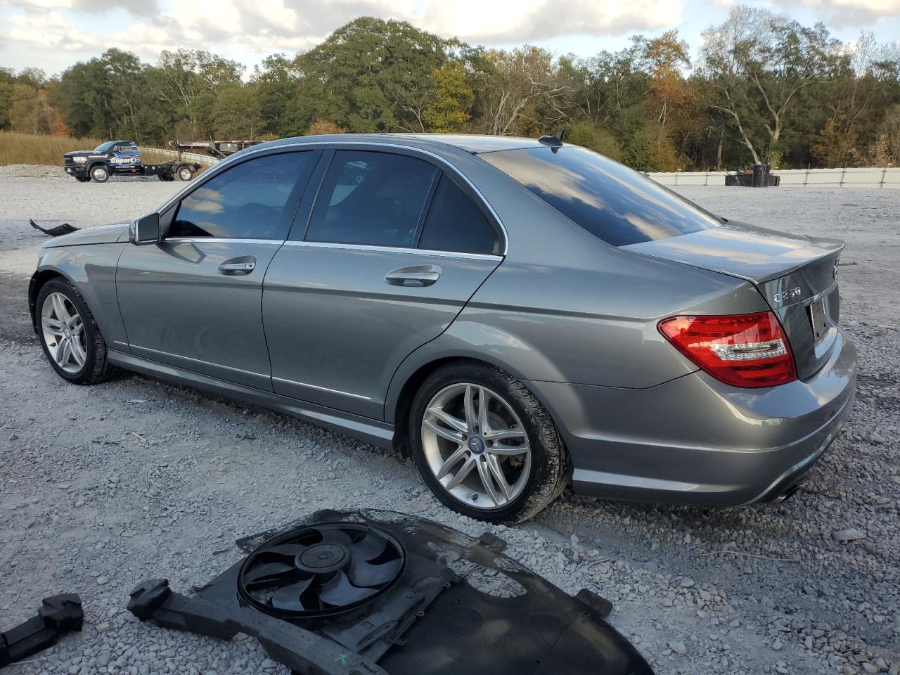 VIN WDDGF4HB5ER318604 2014 MERCEDES-BENZ C-CLASS no.2