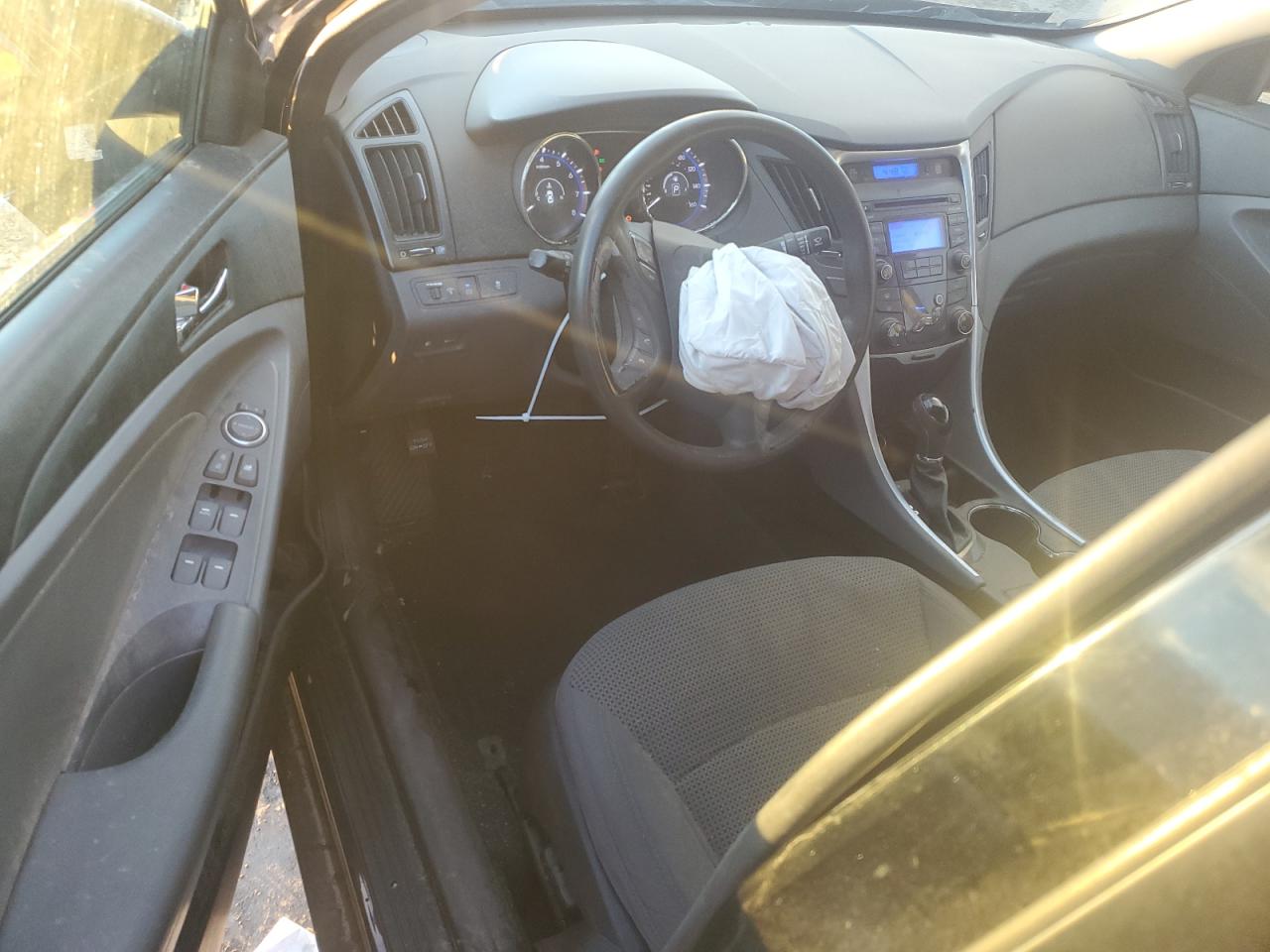 2013 Hyundai Sonata - Image 8