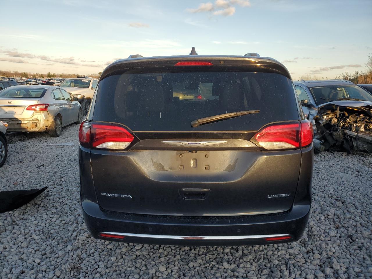2019 Chrysler Pacifica - Image 6
