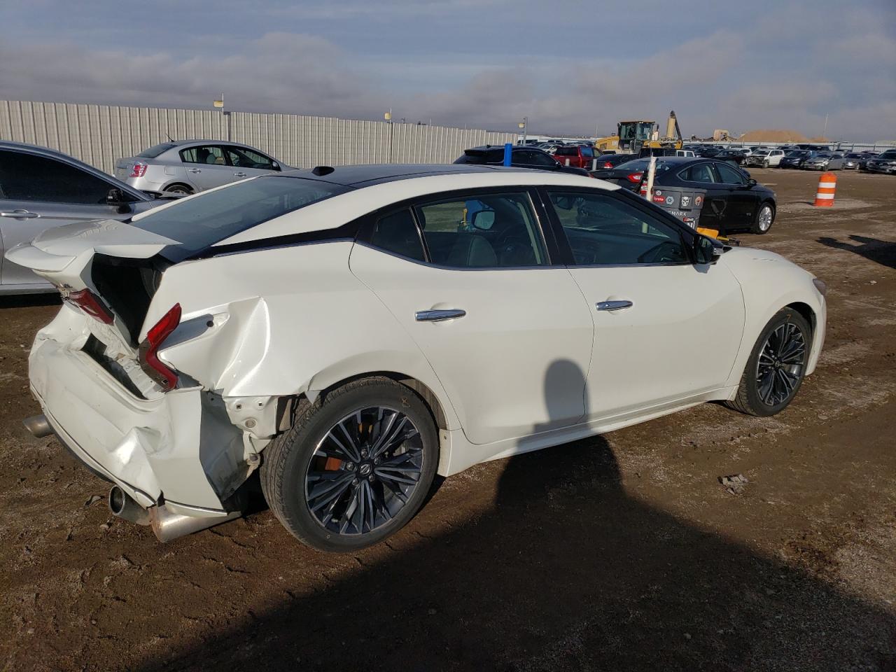 2017 Nissan Maxima - Image 3
