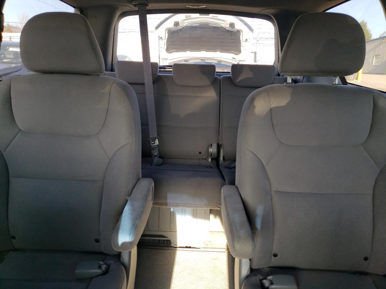2010 Honda Odyssey - Image 10