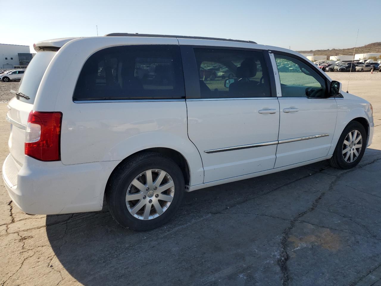 2014 Chrysler Town & Country - Image 3