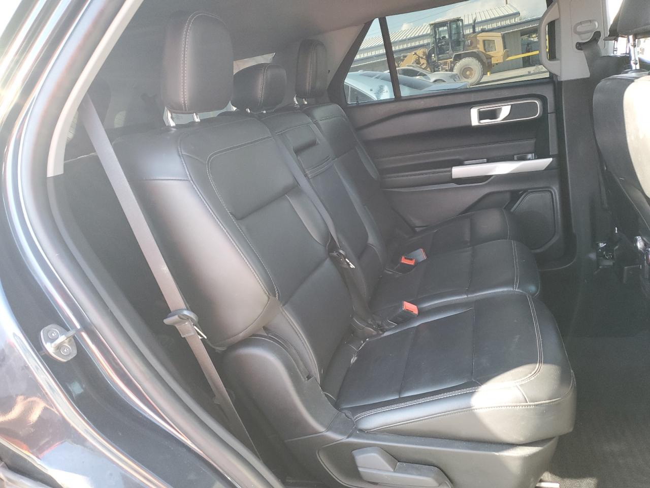 2022 Ford Explorer - Image 12