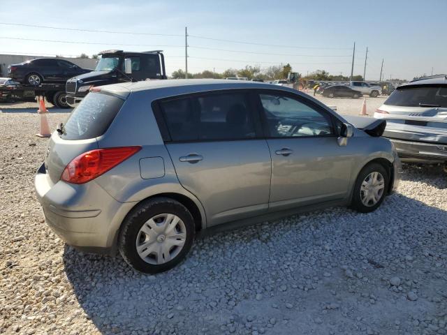 Хетчбеки NISSAN VERSA 2012 Сріблястий