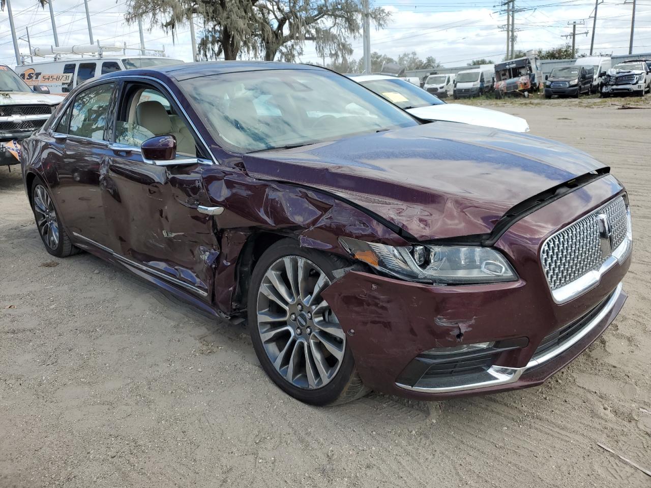 2017 Lincoln Continental - Image 4