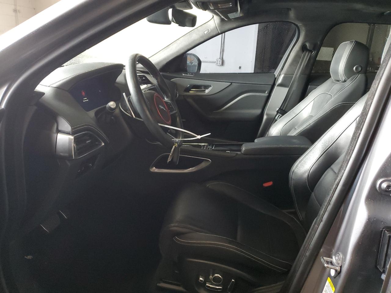 2020 Jaguar F-Pace - Image 7