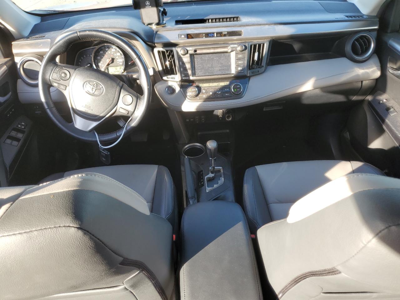 2015 Toyota RAV 4 - Image 8