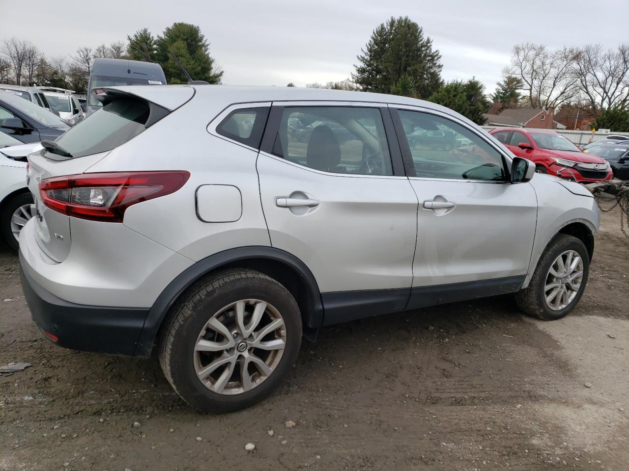 2021 Nissan Rogue - Image 3