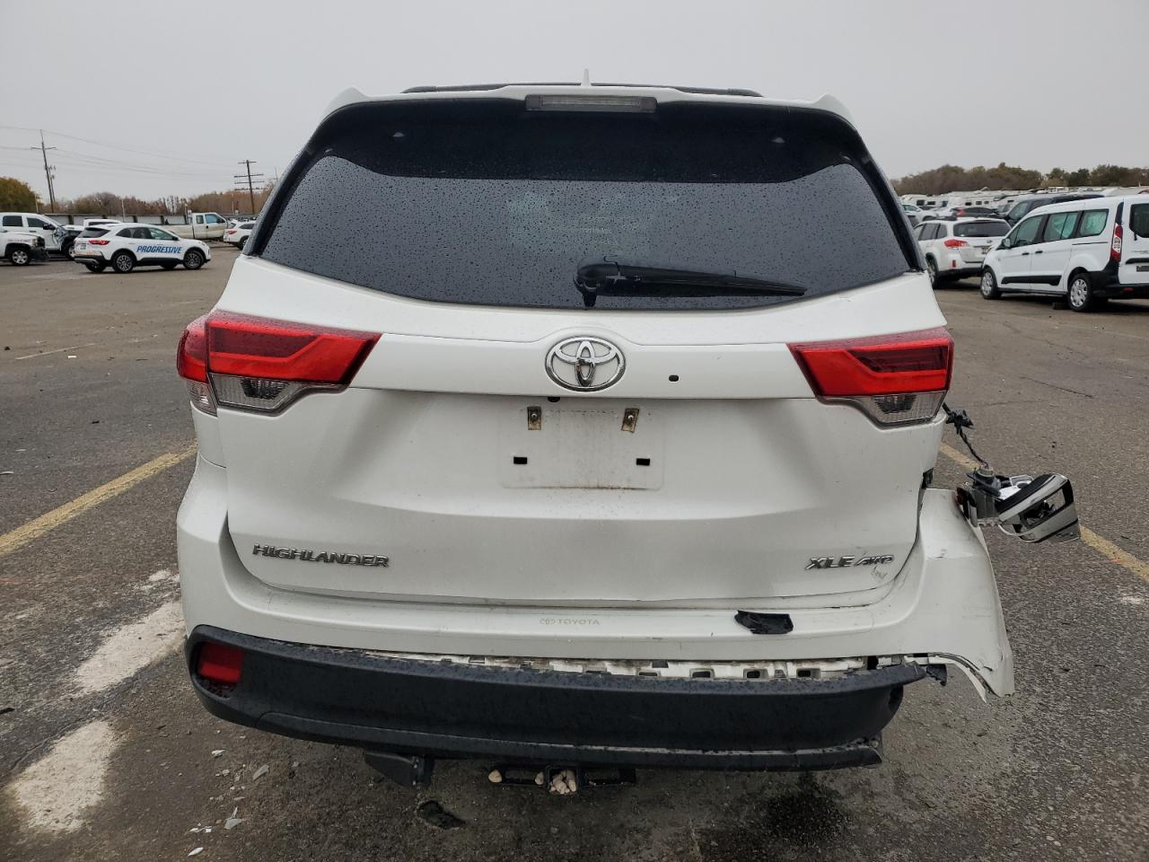 2019 Toyota Highlander - Image 6