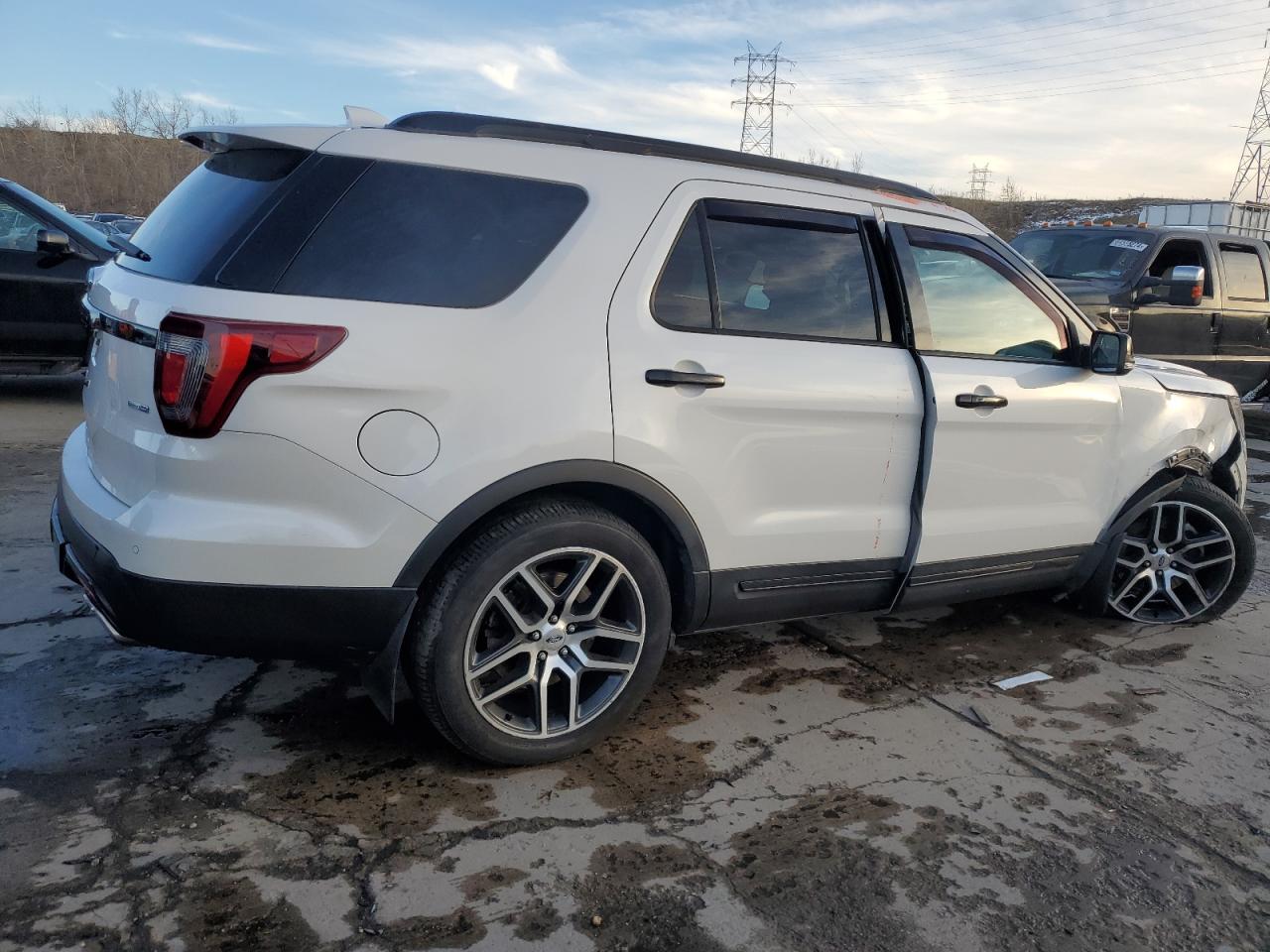 2017 Ford Explorer - Image 3