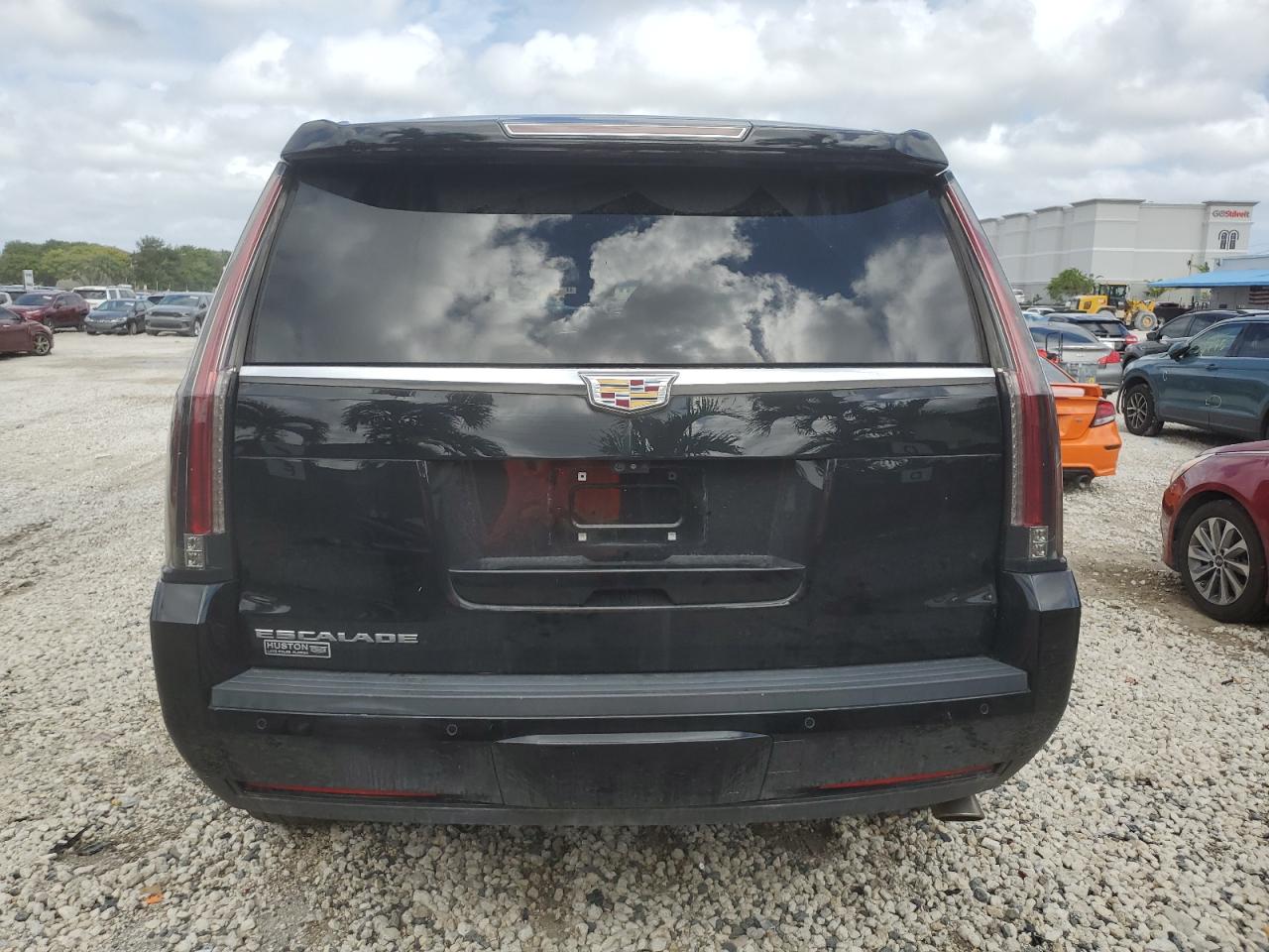 2018 Cadillac Escalade - Image 6
