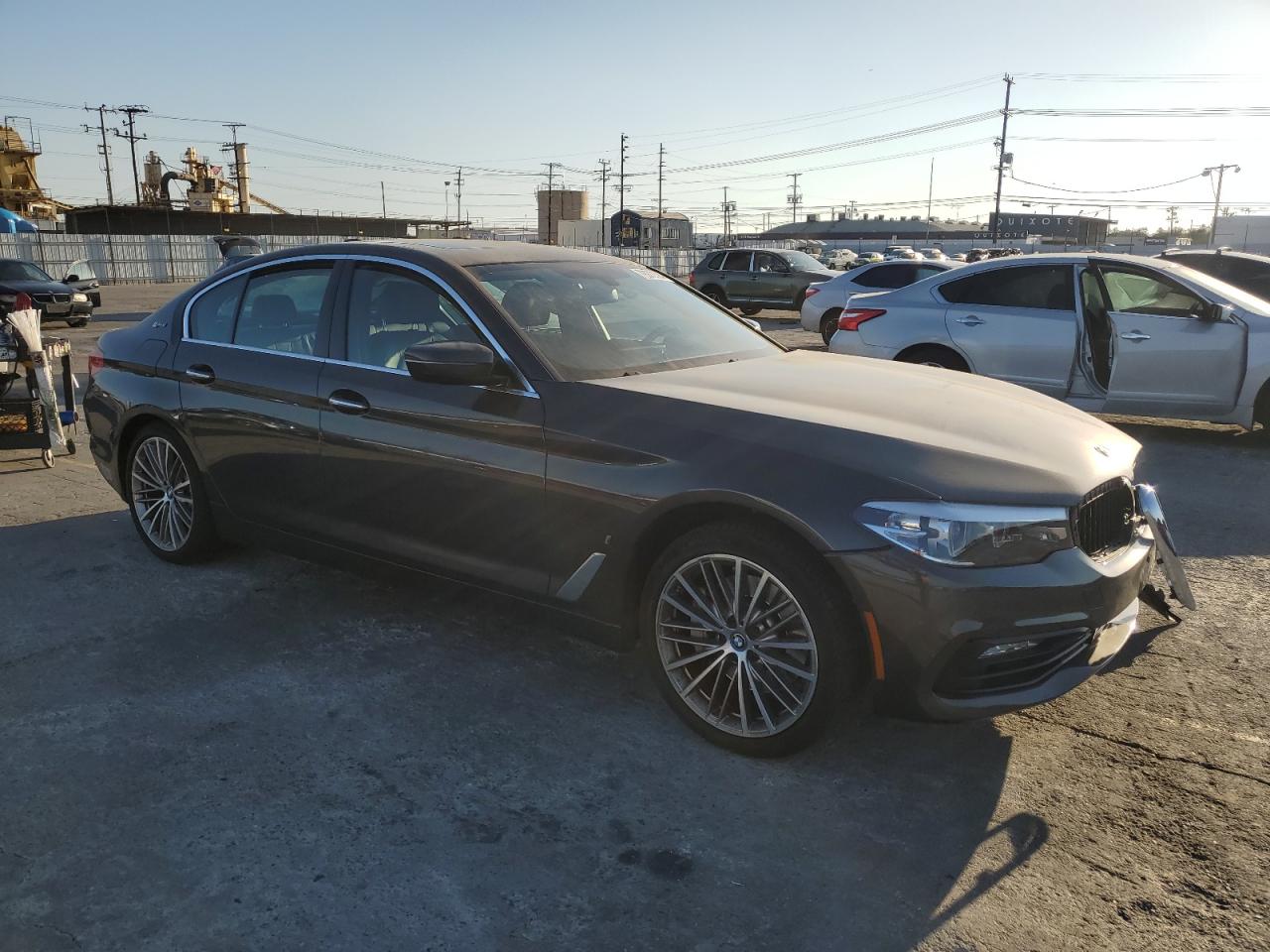 VIN WBAJA9C58JB252904 2018 BMW 5 SERIES no.4