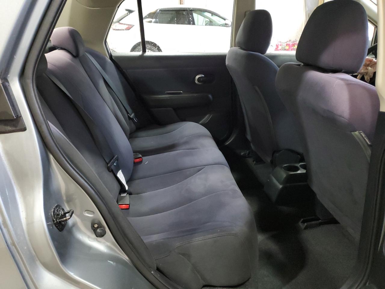 2008 Nissan Versa - Image 10