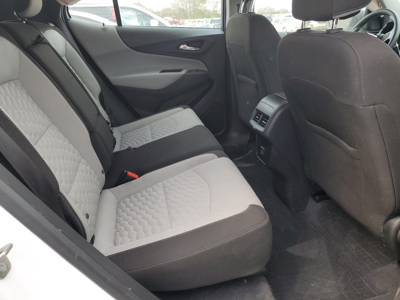 2020 Chevrolet Equinox - Image 11