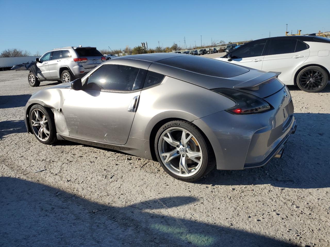 2010 Nissan 370Z - Image 2