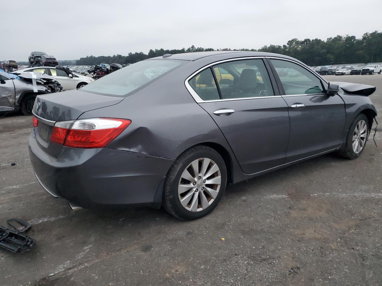 VIN 1HGCR2F8XFA213585 2015 HONDA ACCORD no.3