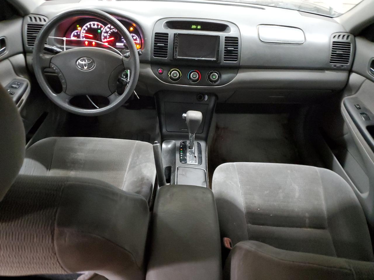 2005 Toyota Camry - Image 8