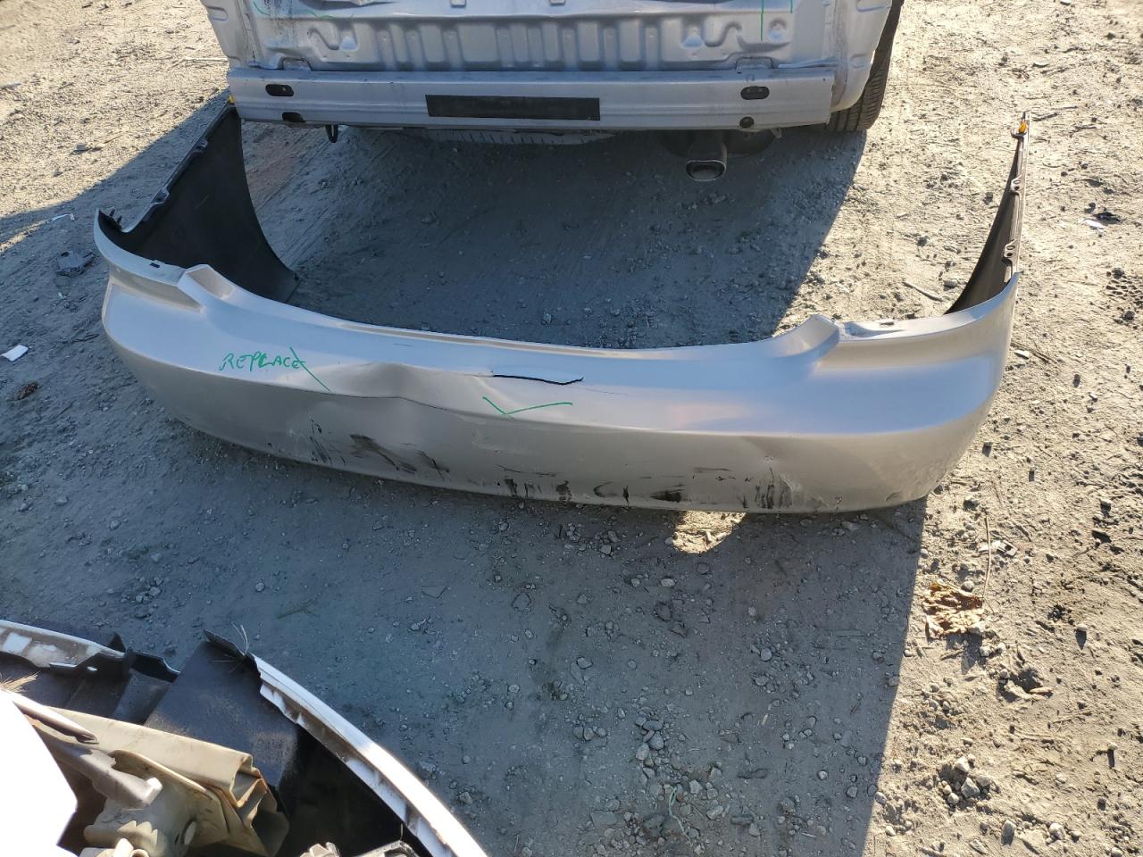 2004 Lexus ES - Image 12