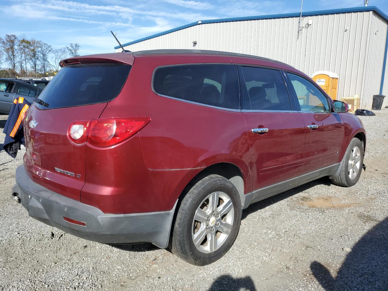 2010 Chevrolet Traverse - Image 3