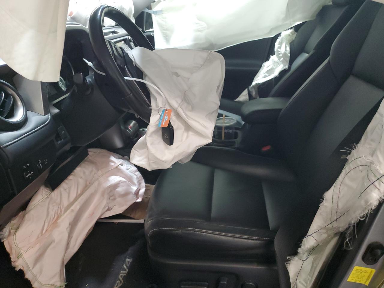 2017 Toyota RAV 4 - Image 7