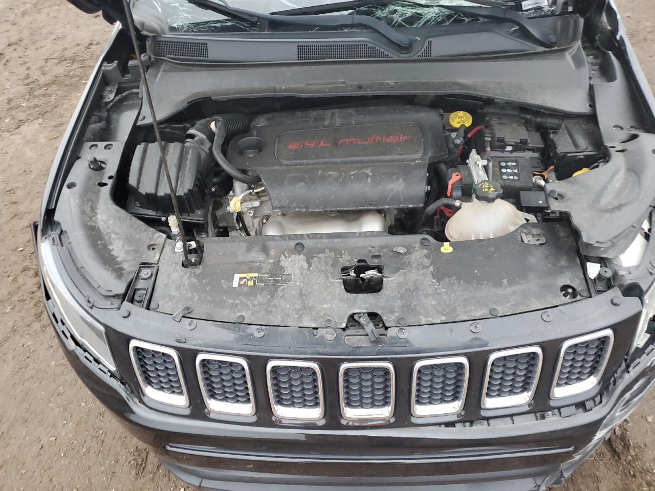 2018 Jeep Compass - Image 12