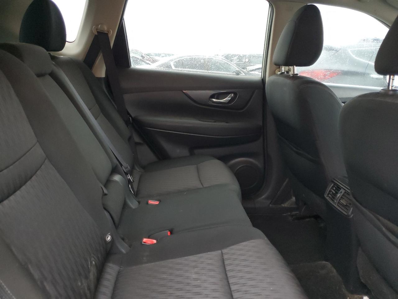 2018 Nissan Rogue - Image 12