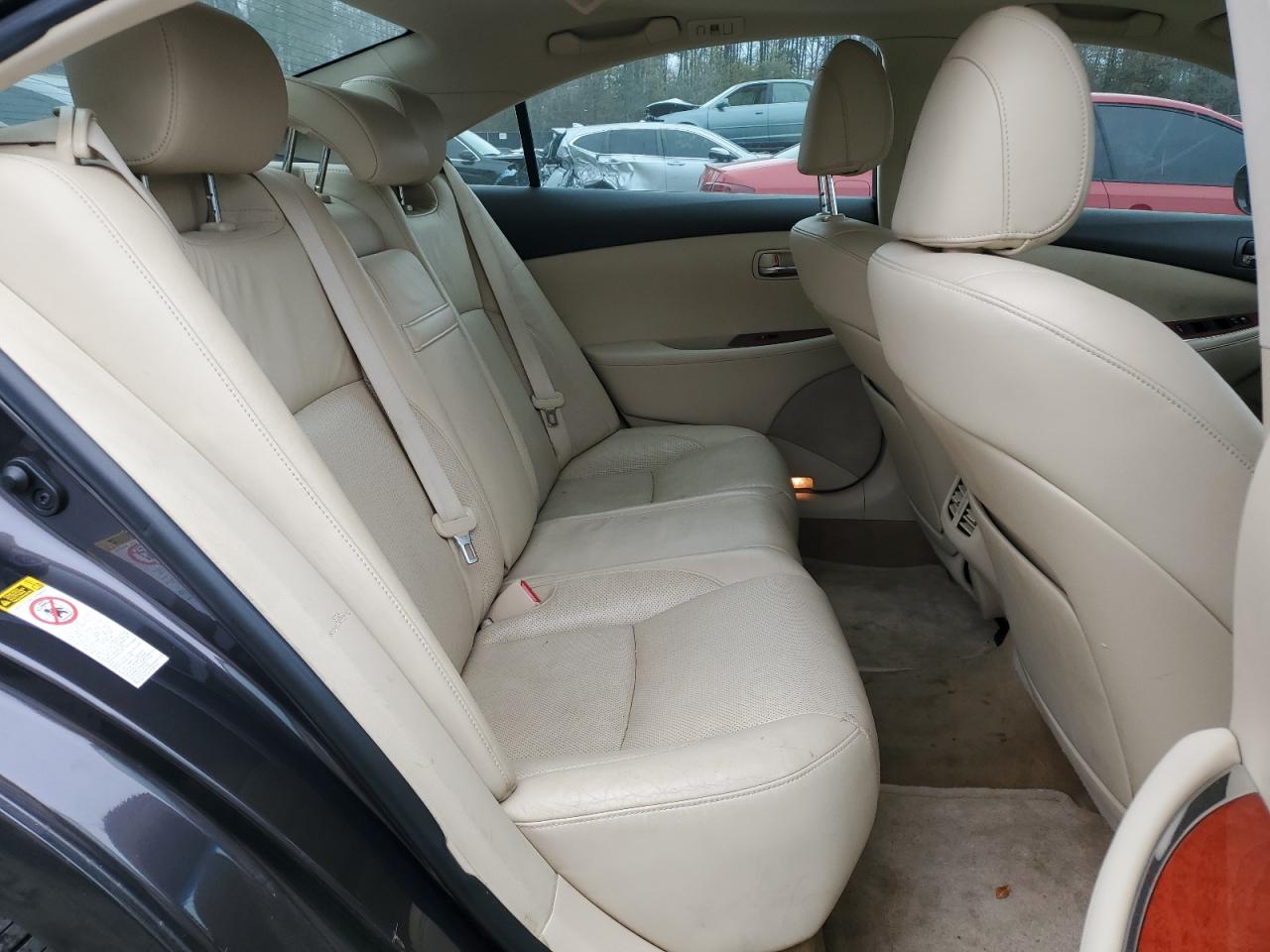 2011 Lexus ES - Image 10