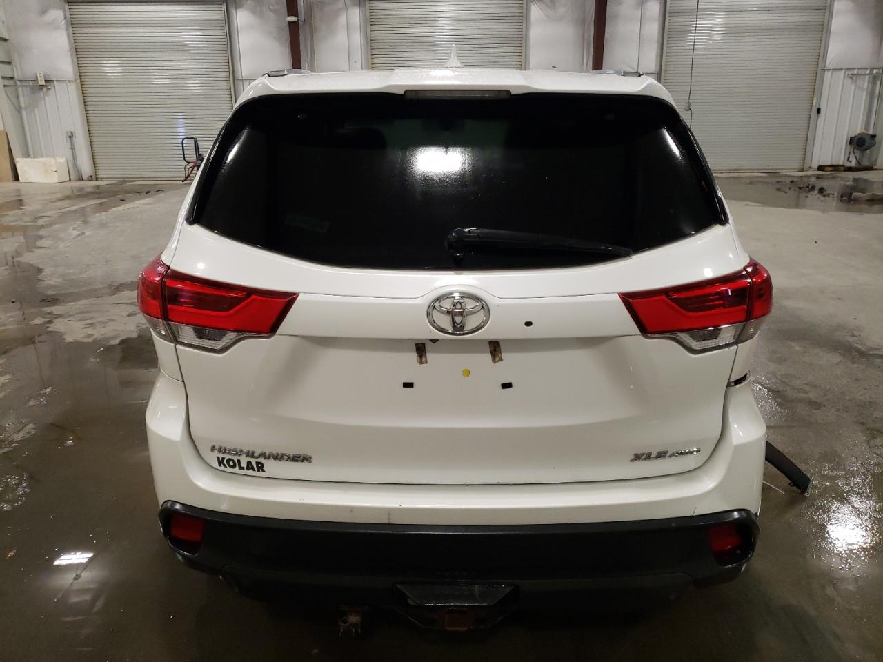 2019 Toyota Highlander - Image 6