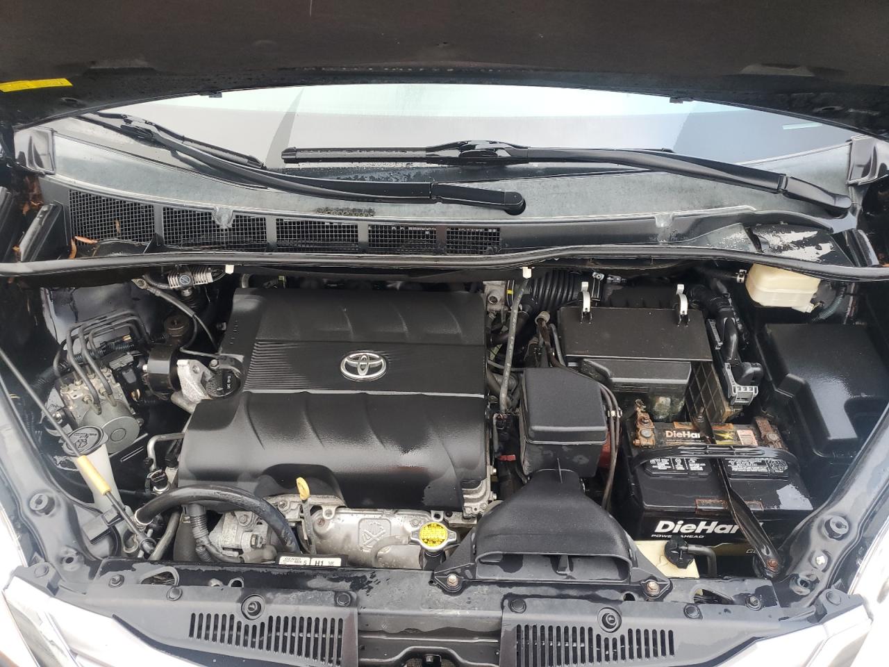 2015 Toyota Sienna - Image 12