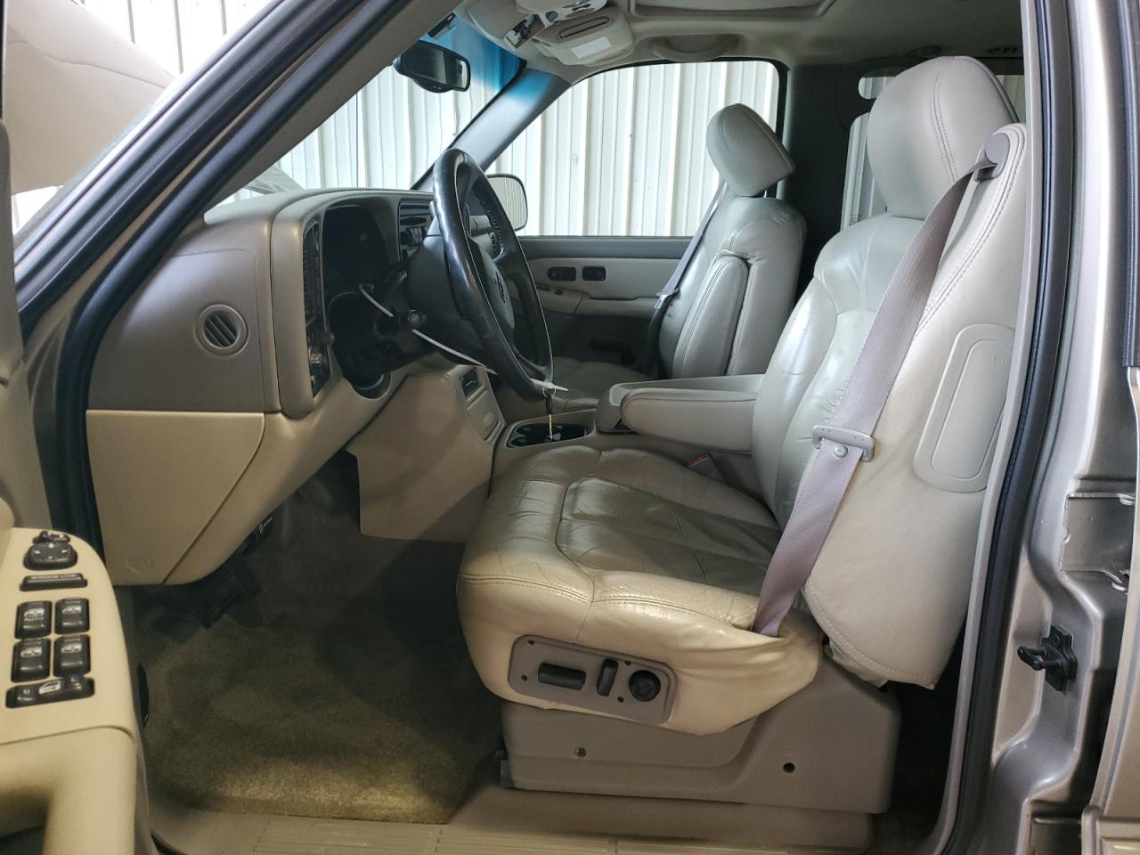 2002 Chevrolet Tahoe - Image 7