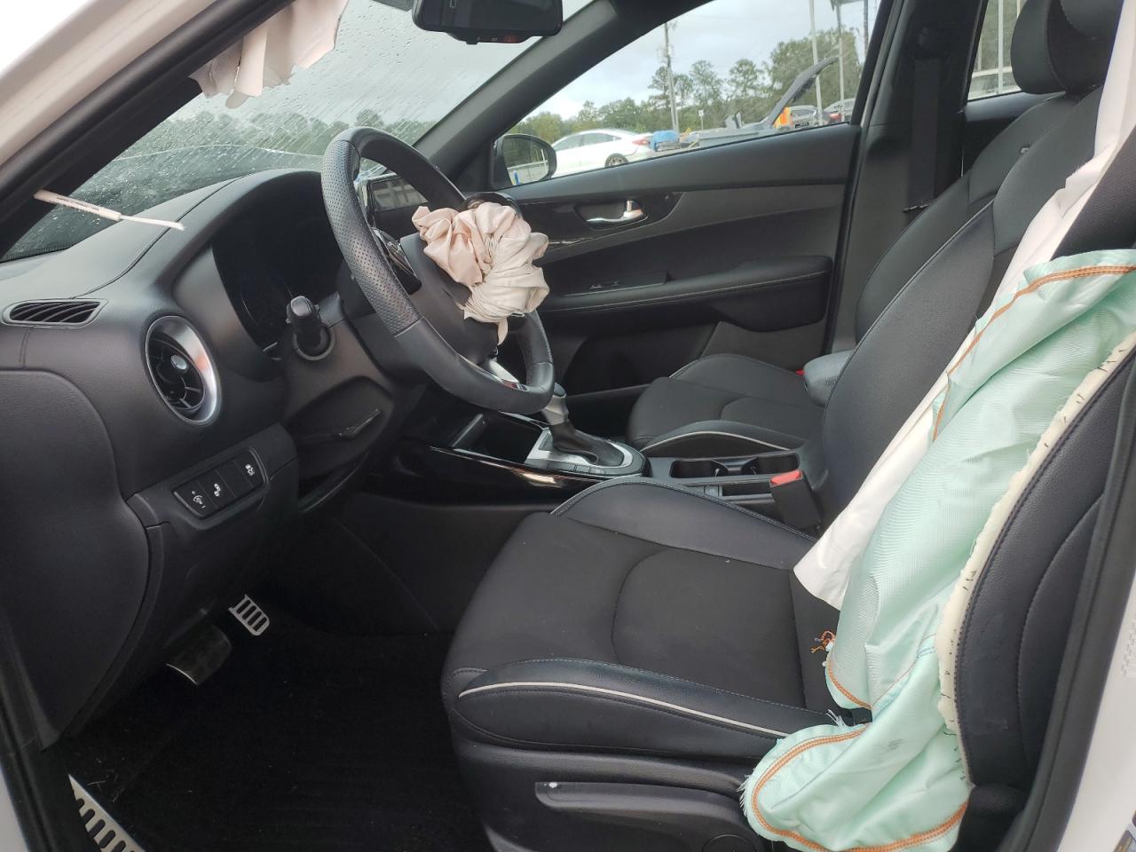 2023 Kia Forte - Image 7