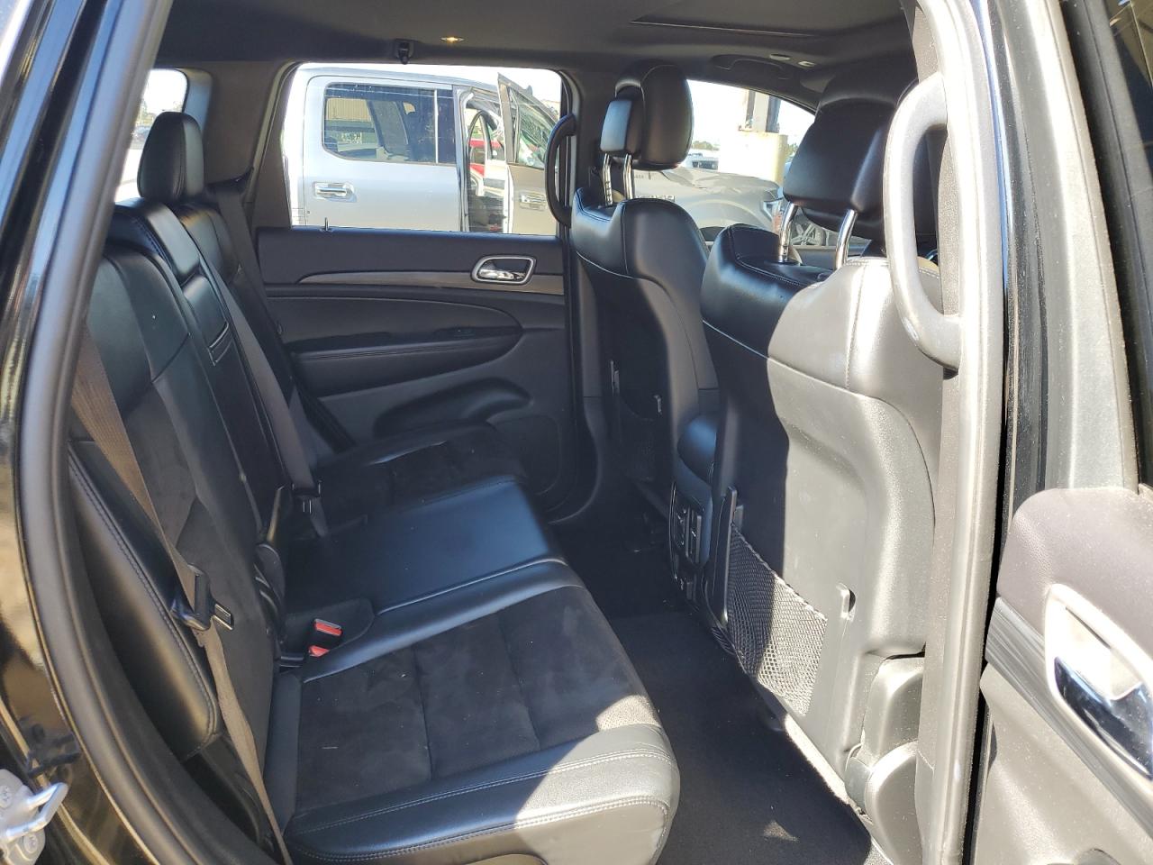 2019 Jeep Grand Cherokee - Image 11