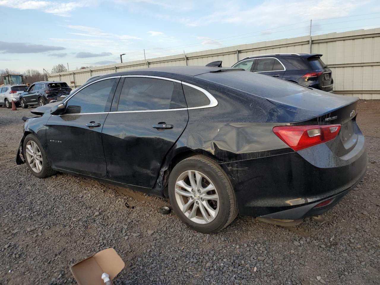 2018 Chevrolet Malibu - Image 2