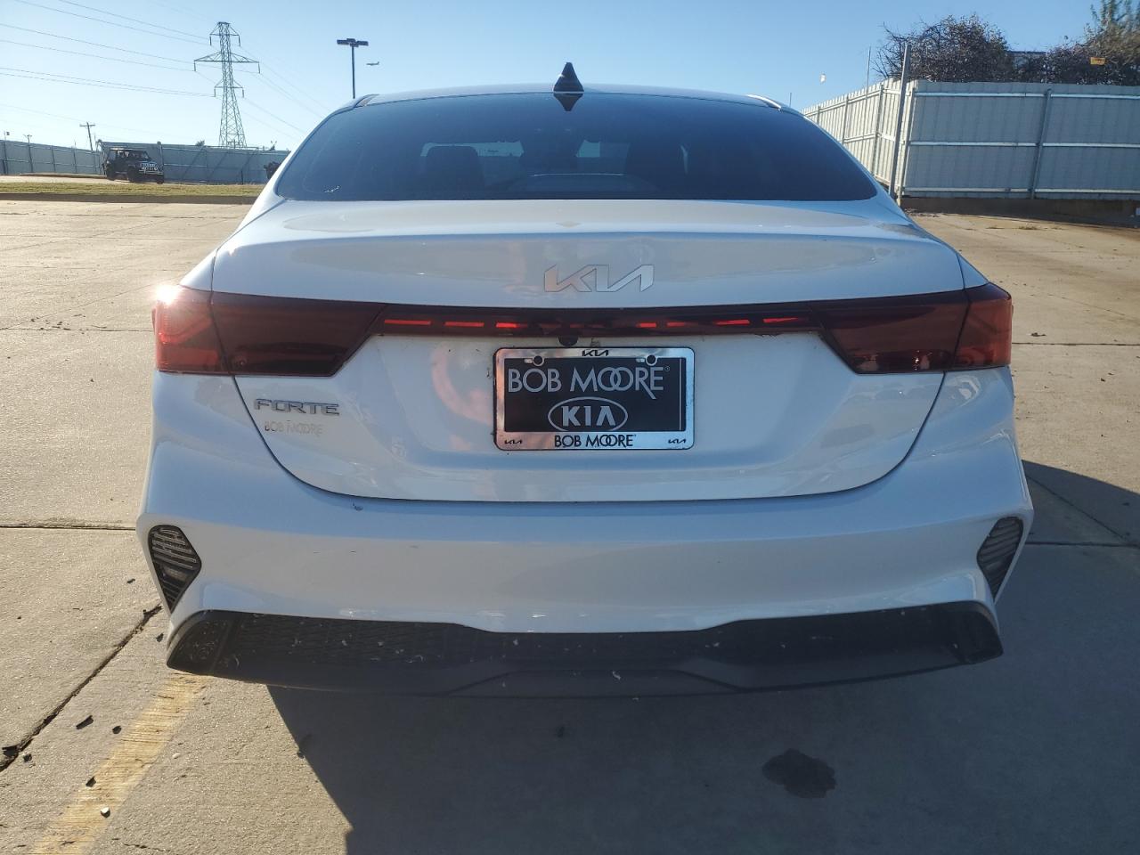 2023 Kia Forte - Image 6